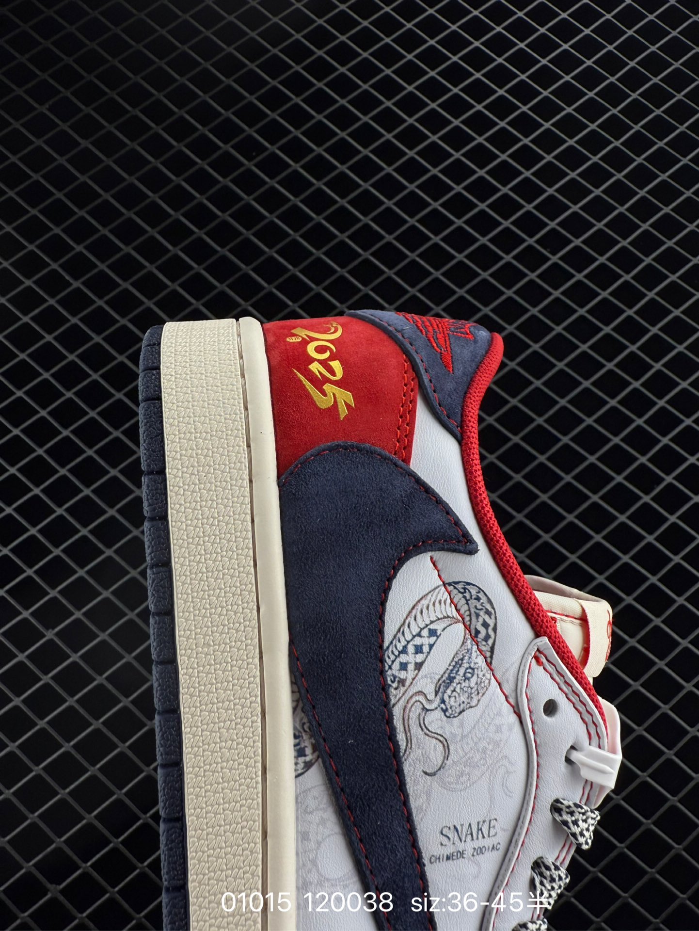 Travis Scott x Air Jordan 1 ” Reverse Mocha “